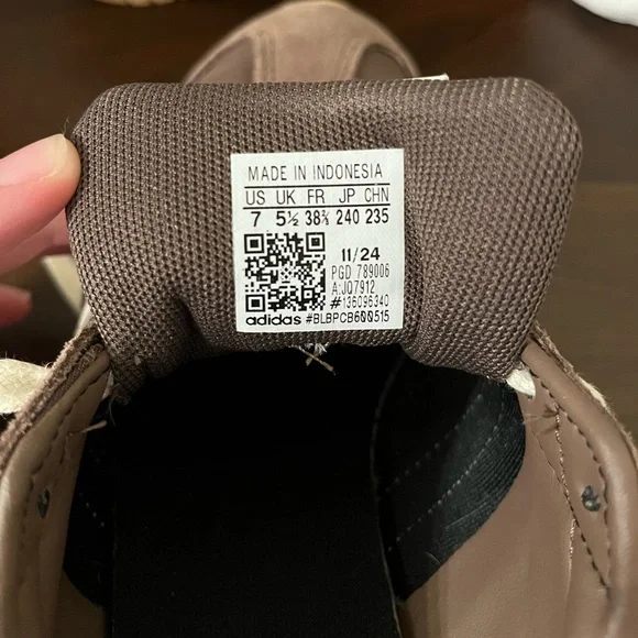 Adidas Run 70s 2.0 Shoes - Picture 7 of 7